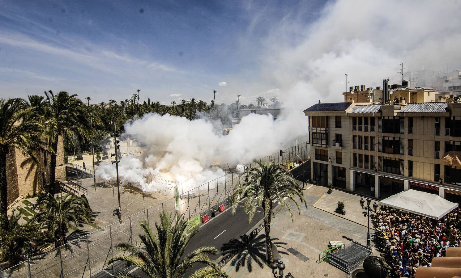 Tercera mascletà de las Fiestas de Elche