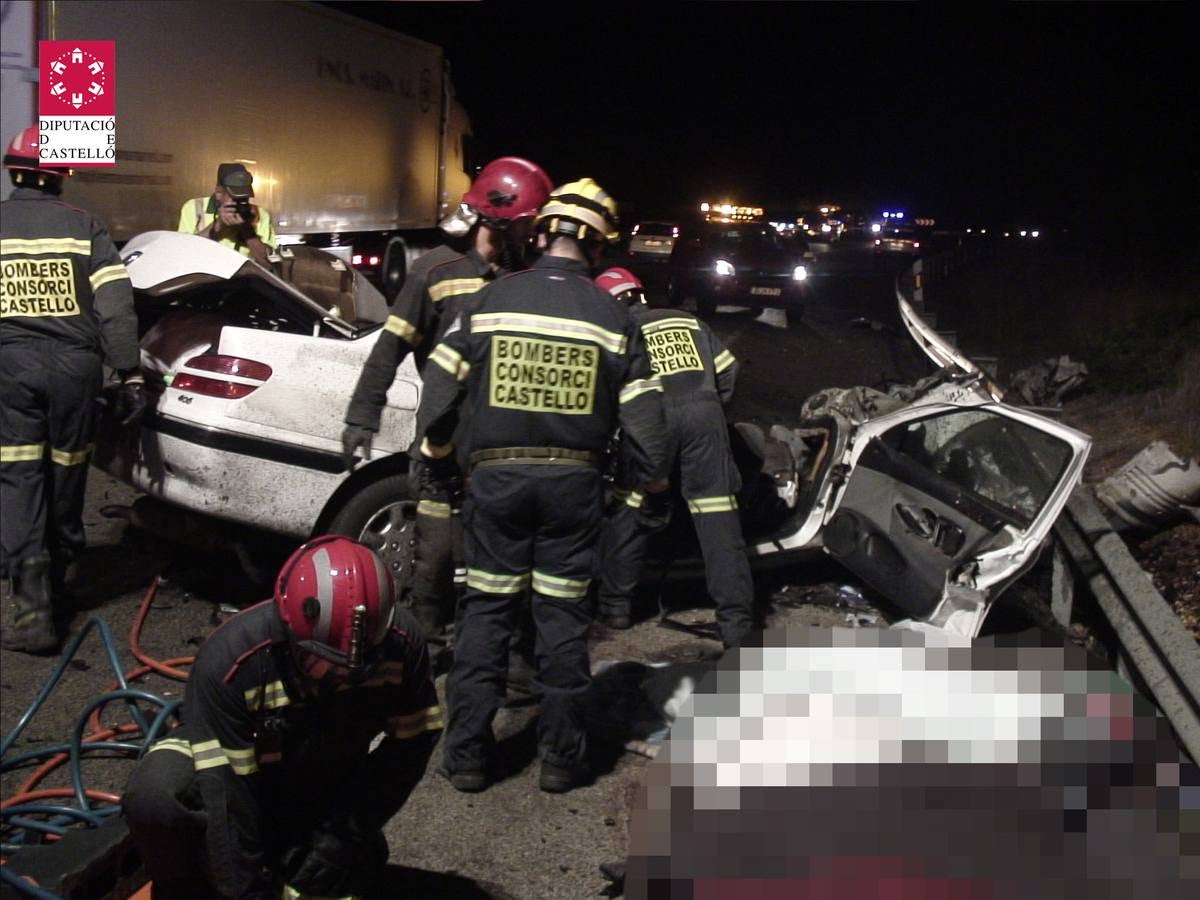 Cinco muertos al chocar un coche y un camión en Alcalà de Xivert