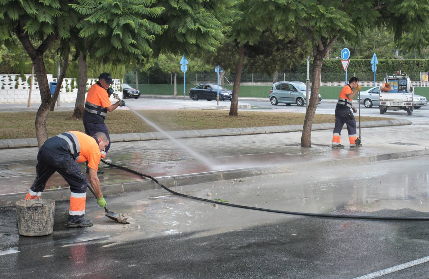 La rotura del colector de la Playa inunda calles y corta el suministro 90 minutos