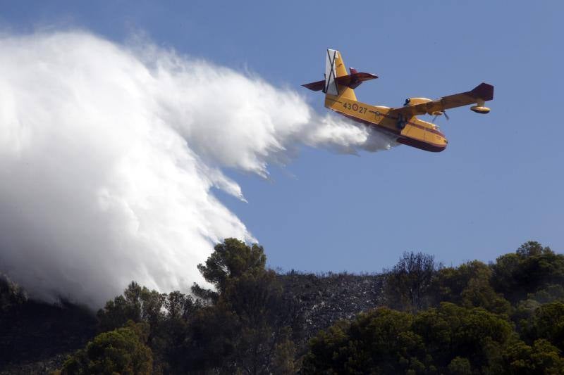 El rastro que ha dejado el incendio en el Montgó