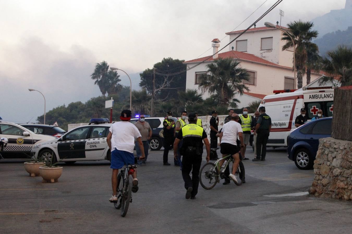 El rastro que ha dejado el incendio en el Montgó