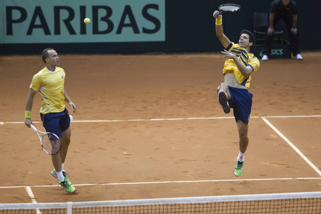 Brasil gana el punto del dobles a España