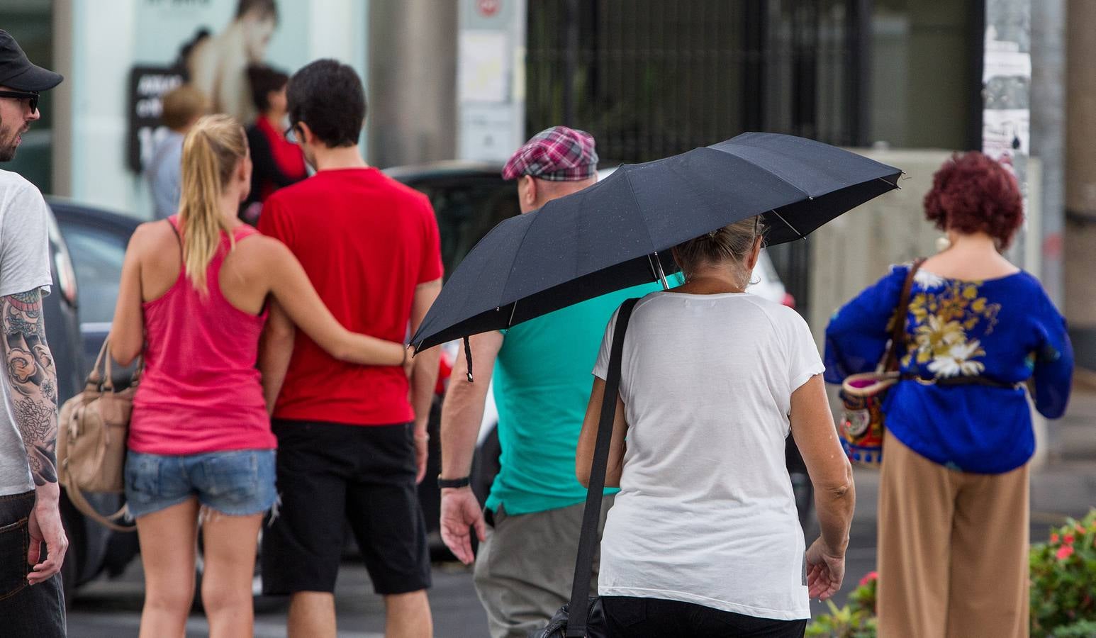 La lluvia se deja ver en Alicante