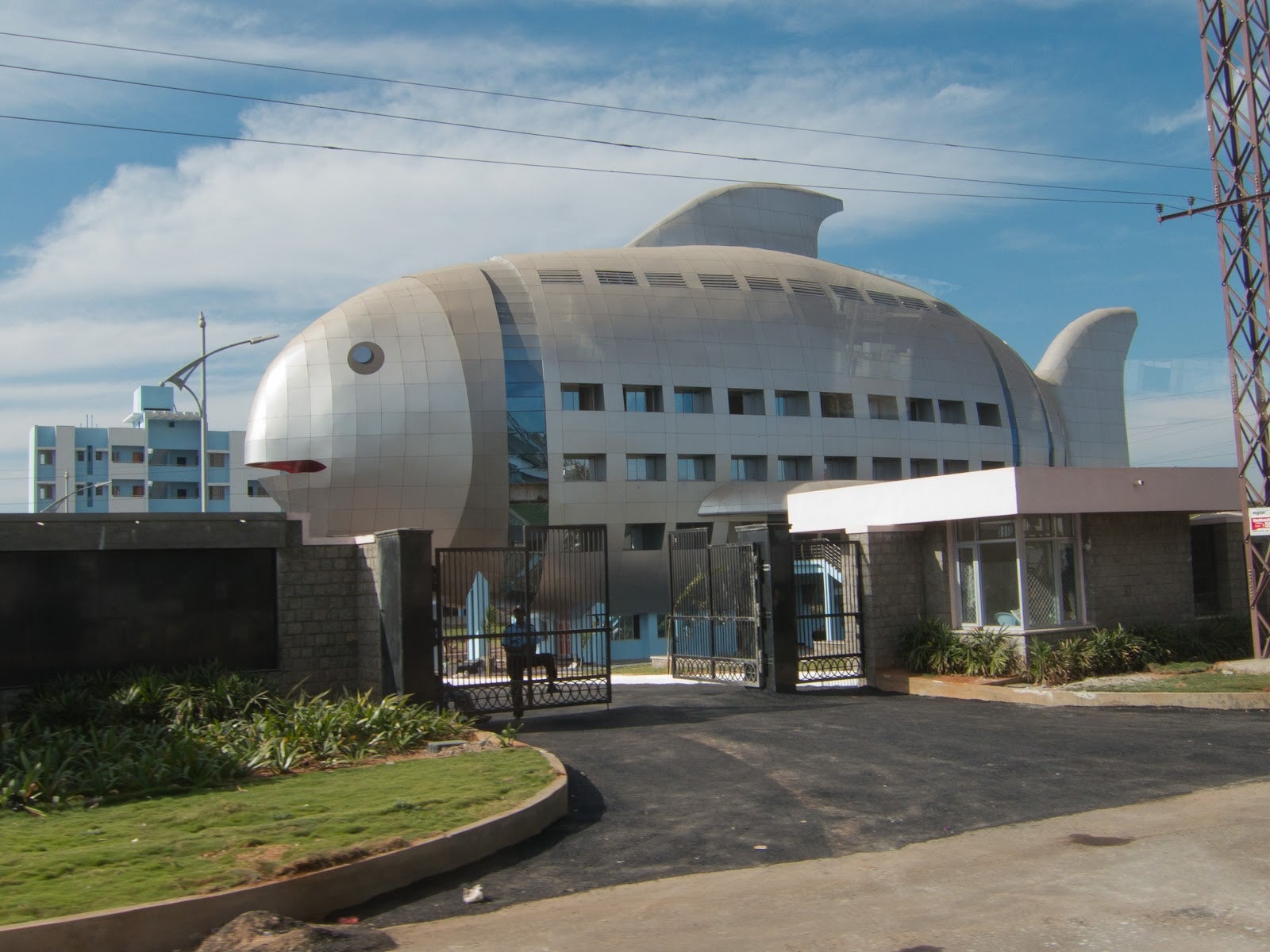 El edificio pez. El Consejo Nacional de Desarrollo Pesquero (NFDB) en Hyderabad (India) está diseñado para parecerse a un pez