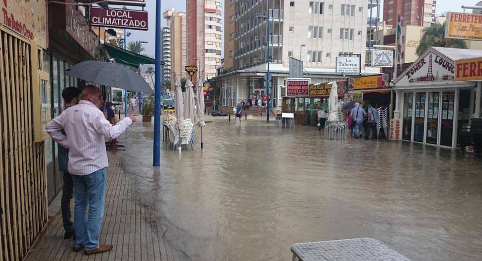 Una tormenta colapsa Benidorm el primer fin de semana de octubre