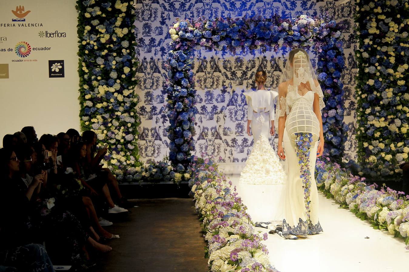 Maya Hansen desfila en la 43ª edición de Iberflora