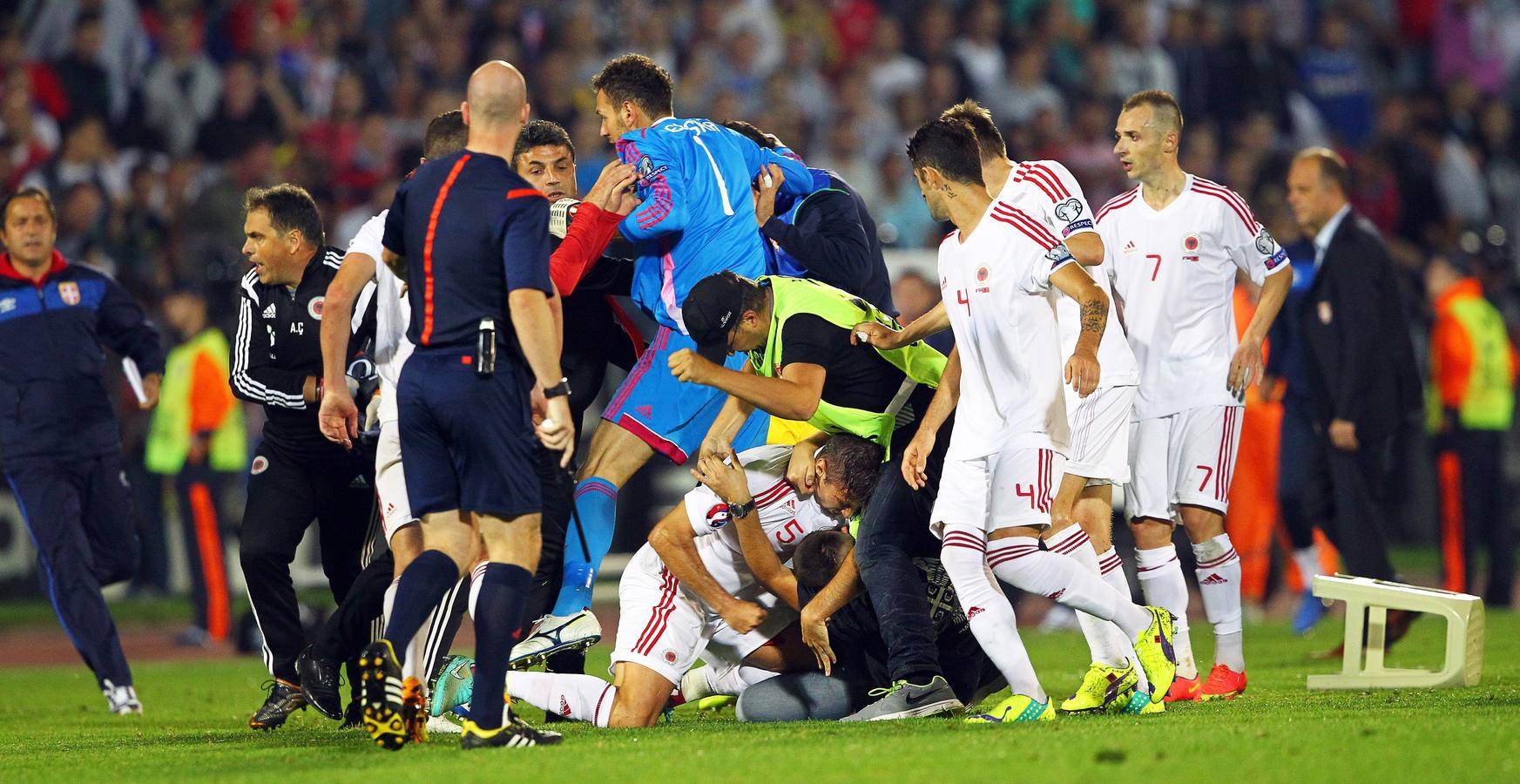 Suspendido el Serbia-Albania por graves altercados