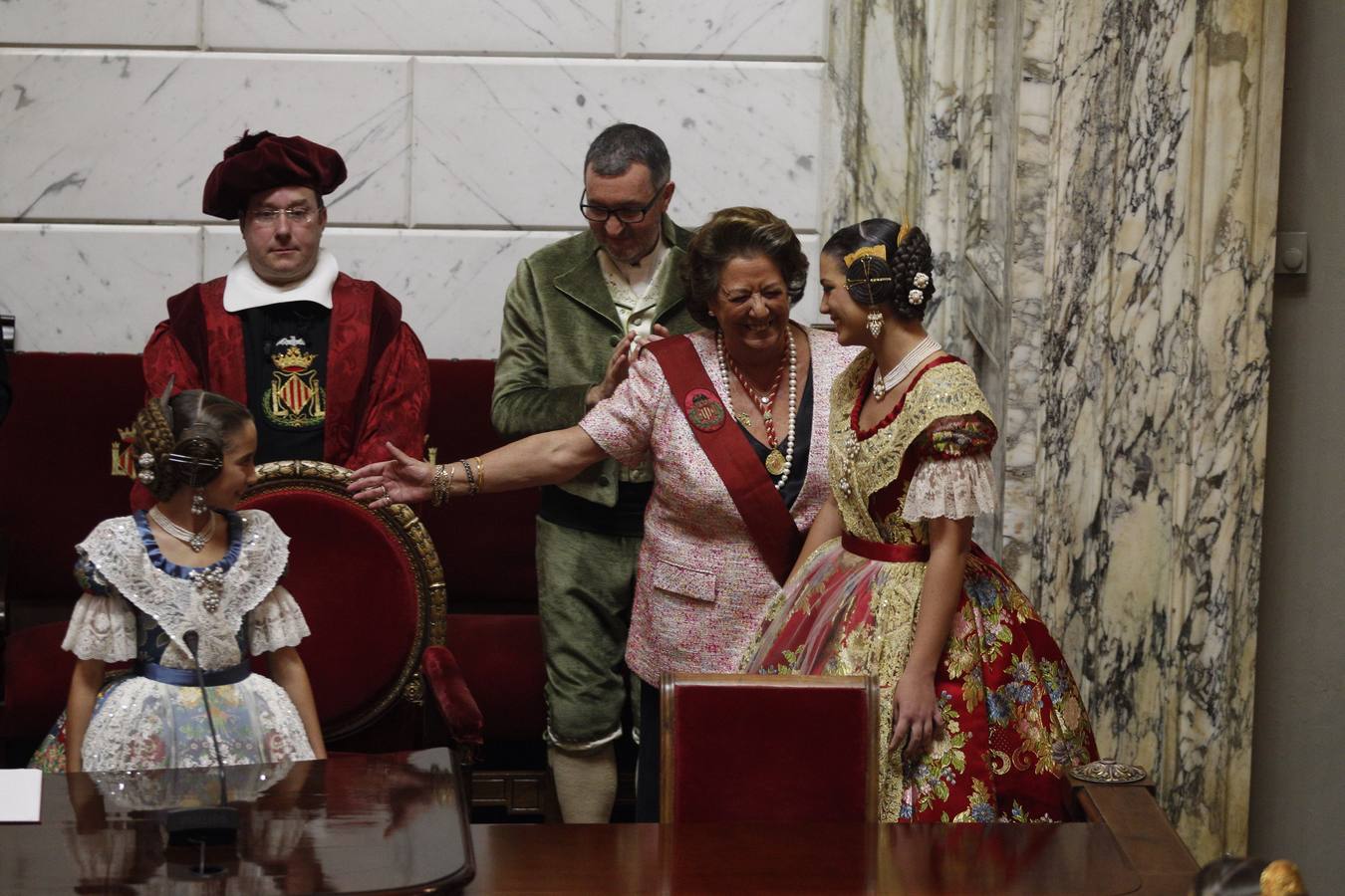 Proclamación de Estefanía López y María Donderis como falleras mayores de Valencia 2015