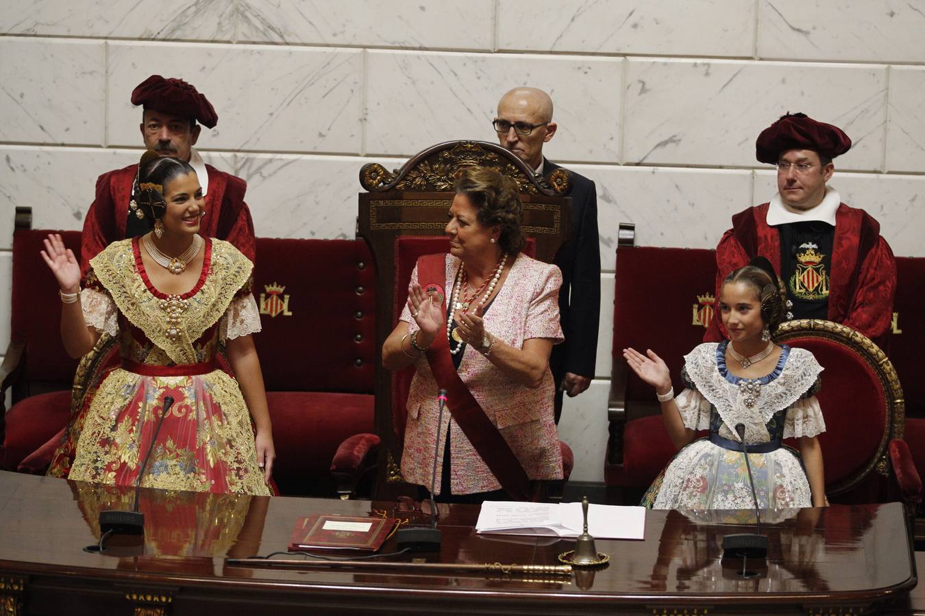 Proclamación de Estefanía López y María Donderis como falleras mayores de Valencia 2015