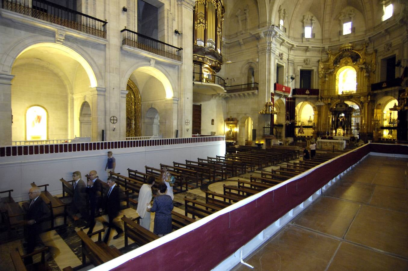 El rector Jesús Tadeo Pastor, portaestandarte del Misteri d&#039;Elx en otoño