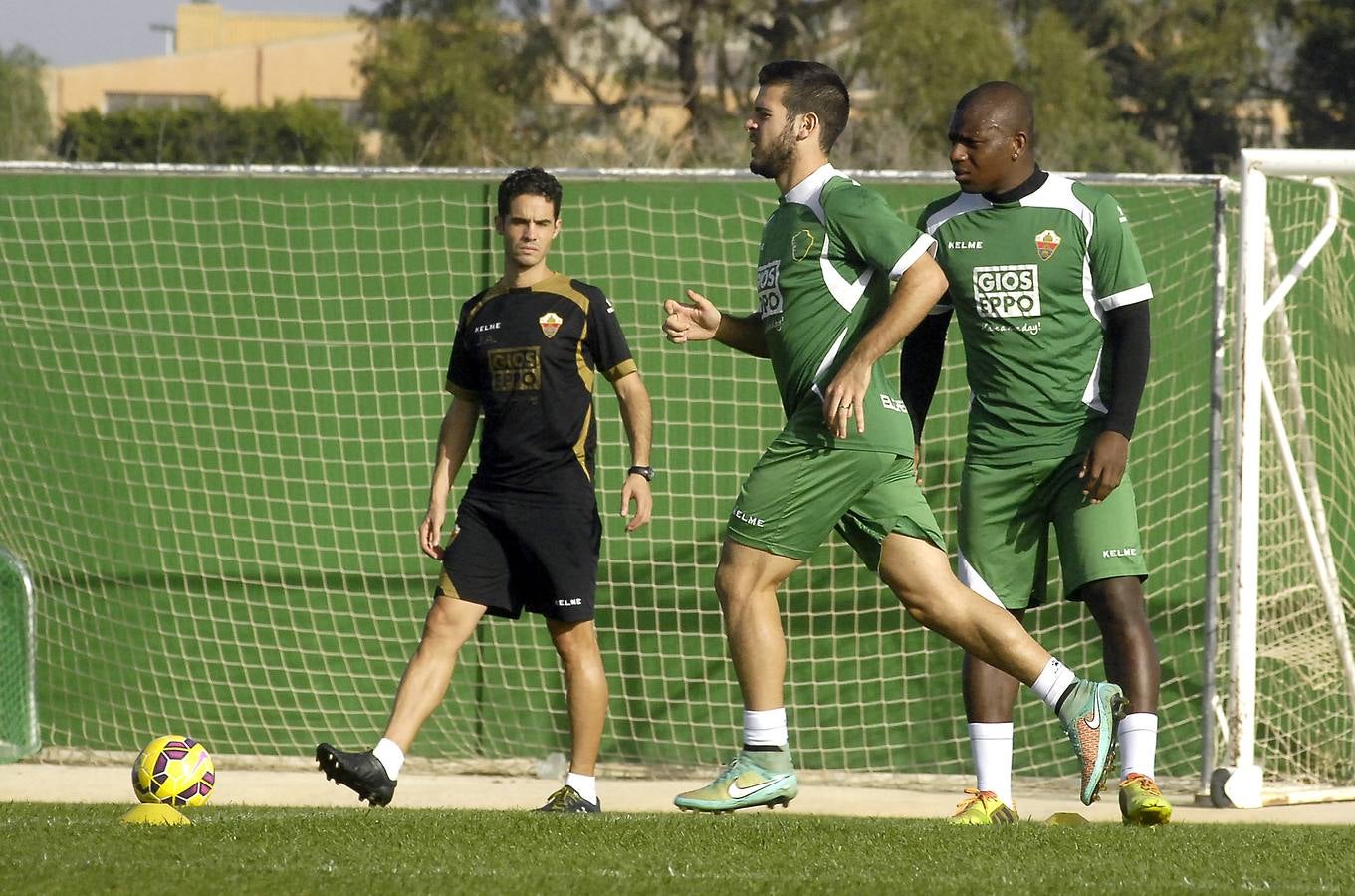 Entrenamiento del Elche CF con Mudingayi