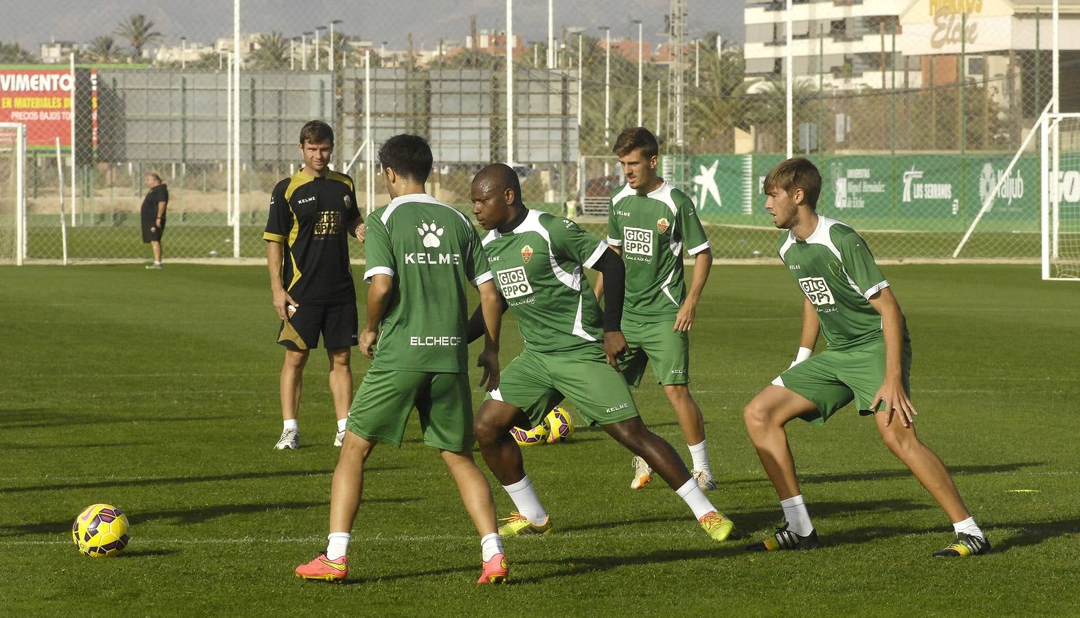 Entrenamiento del Elche CF con Mudingayi