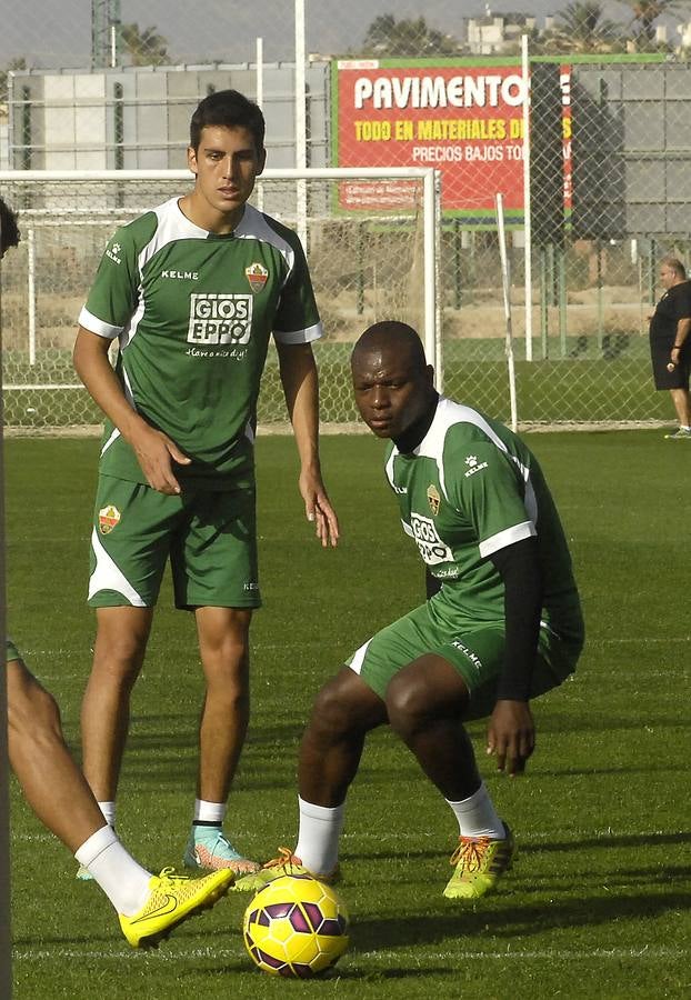 Entrenamiento del Elche CF con Mudingayi