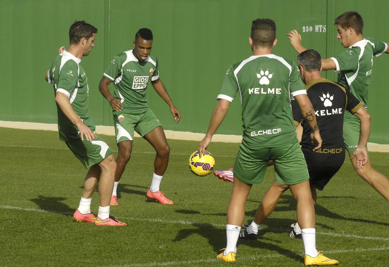 Entrenamiento del Elche CF con Mudingayi