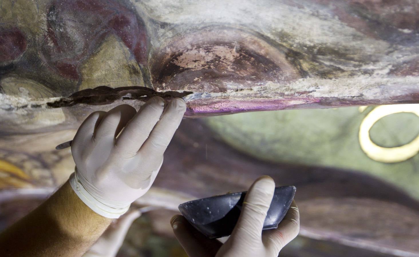 El restaurador de la Capilla Sixtina visita las obras de los frescos de San Nicolás