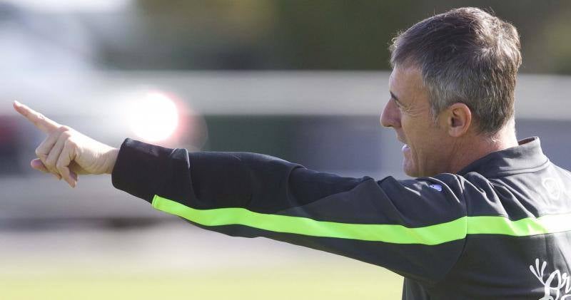 Primer entrenamiento del Levante con Lucas Alcaraz