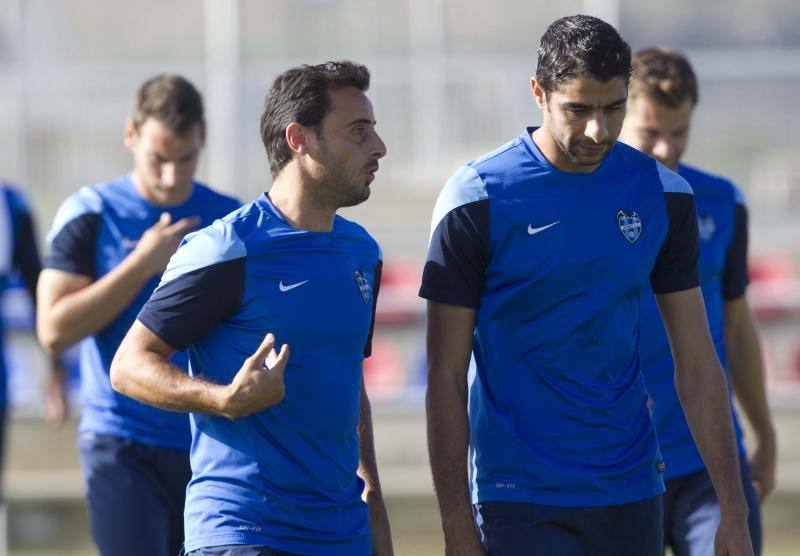 Primer entrenamiento del Levante con Lucas Alcaraz