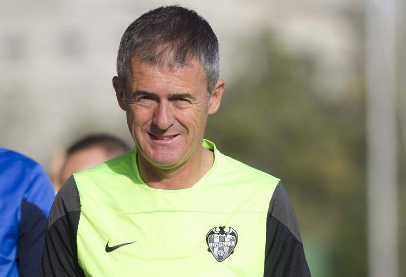 Primer entrenamiento del Levante con Lucas Alcaraz