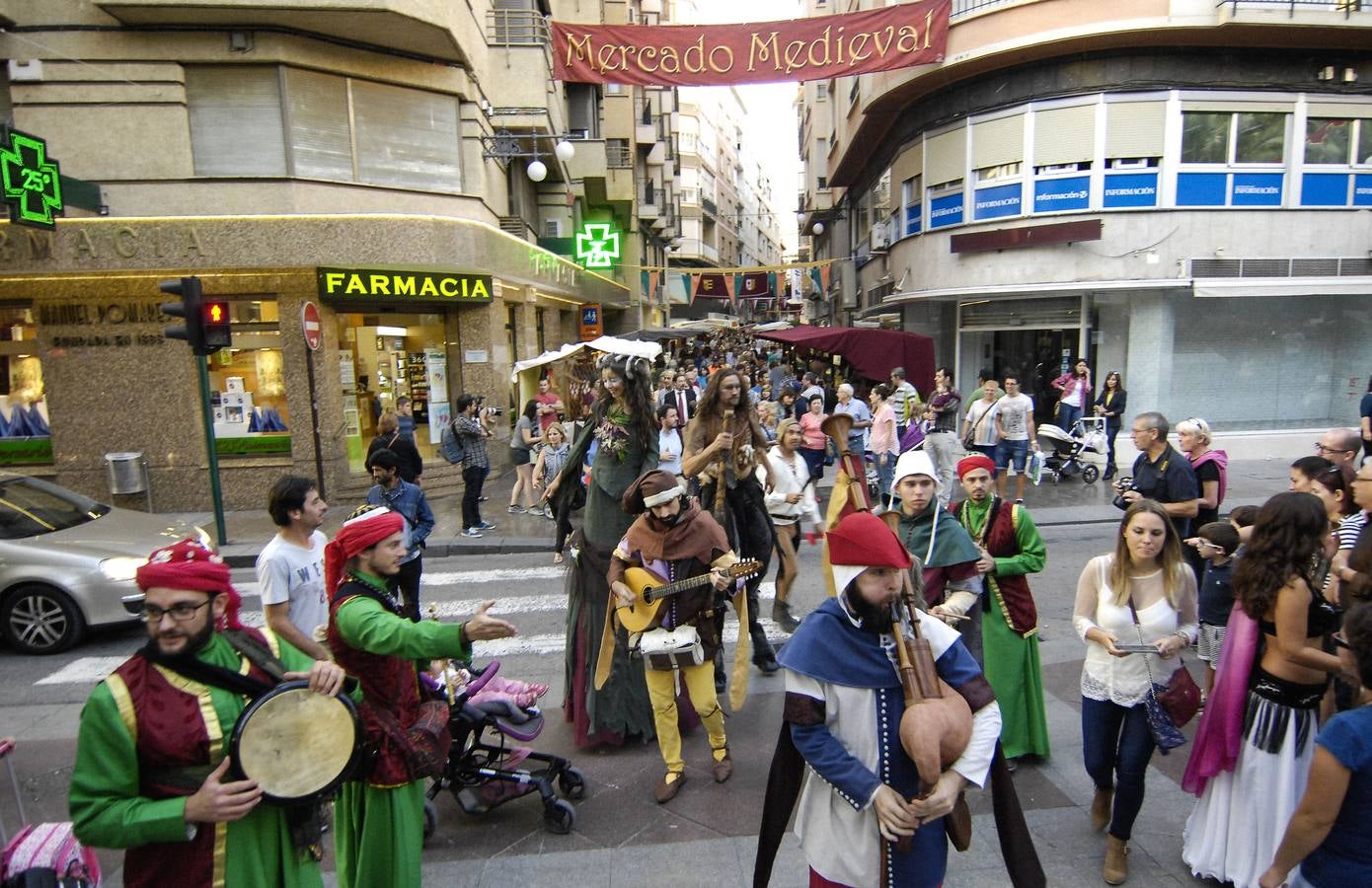 Elche viaja al medievo