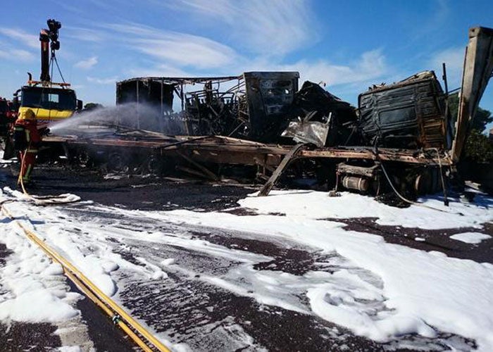 Incendio de un camión en la A-7