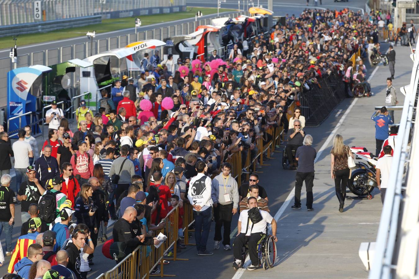 GP de Motociclismo: Los pilotos participan en el &#039;pit-walk&#039;