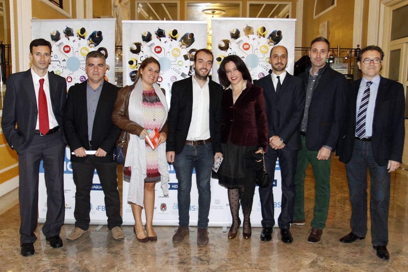 El &#039;photocall&#039; de los VI Premios Web de la provincia de Alicante (I)