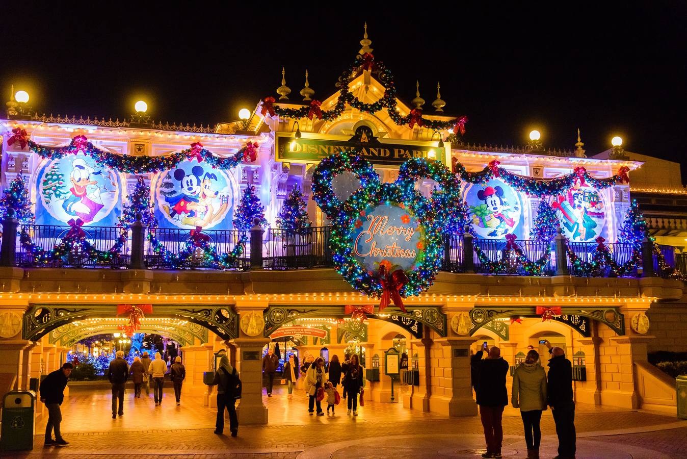 La Navidad llega a Disneyland París