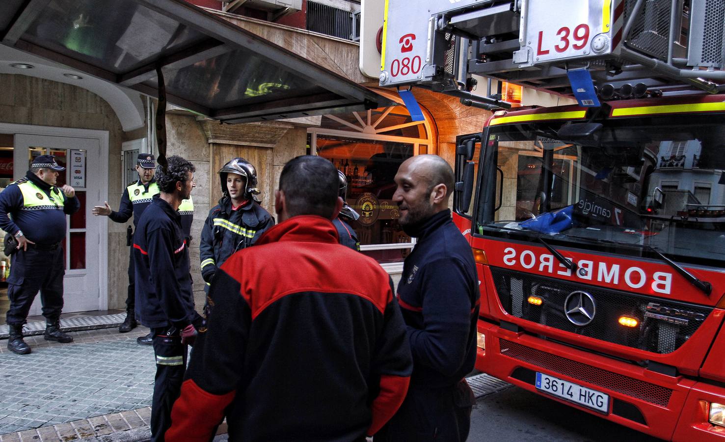 Un horno se incendia en un restaurante italiano de Alicante