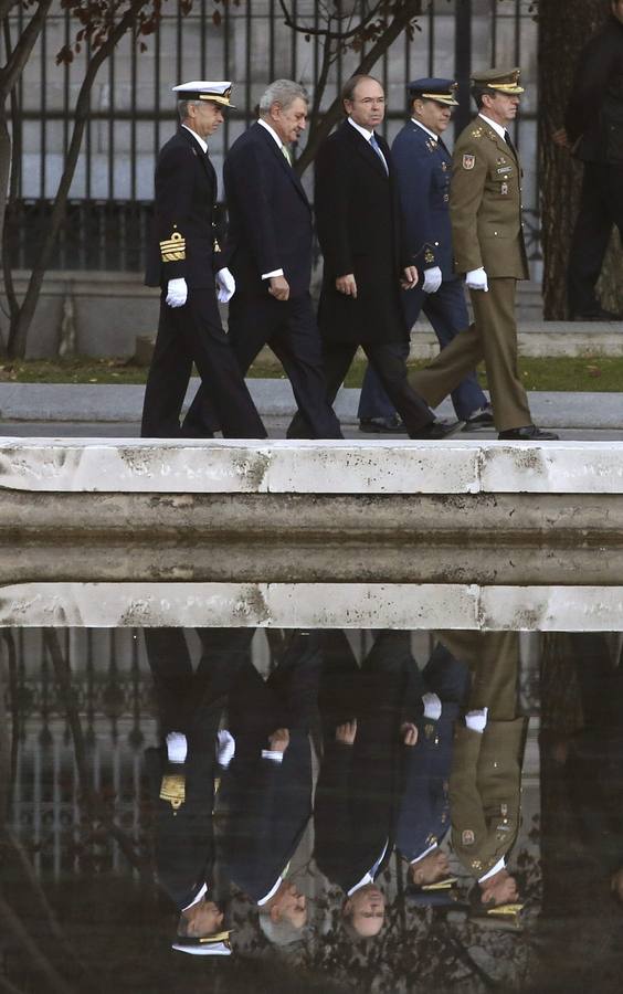 El izado de bandera abre los actos del día de la Constitución