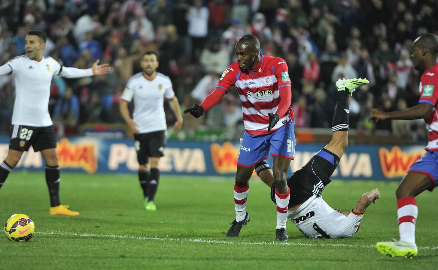 Estreno de Negredo. Las mejores imágenes del Granada-Valencia