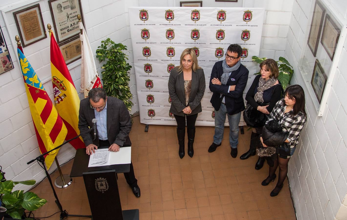 La alcaldesa de Alicante desafía a su partido al asegurar que ella toma sus decisiones «cuando le apetece y sin avisar»