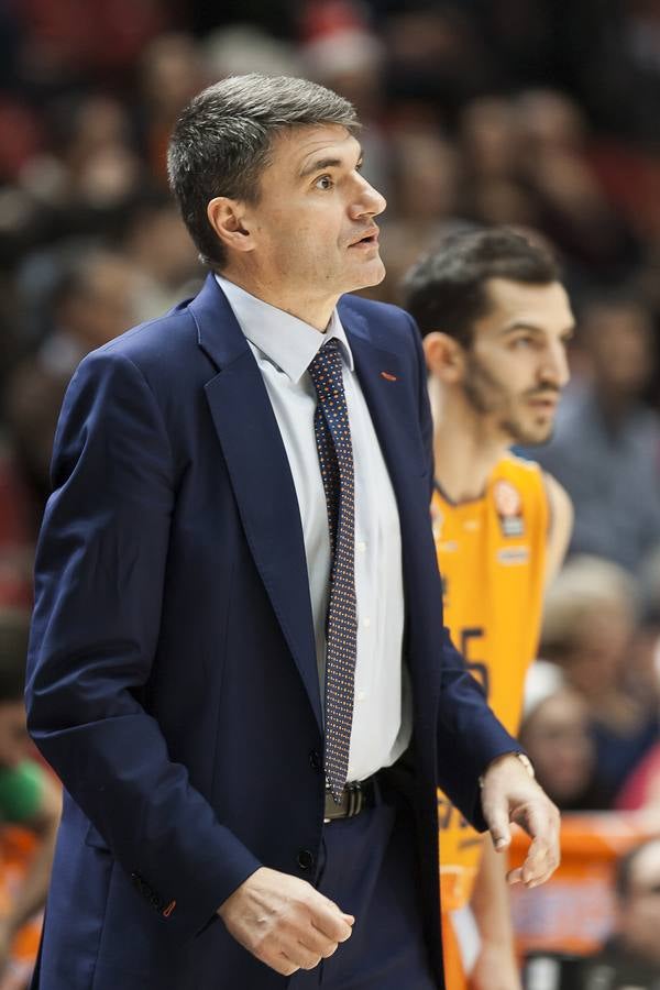 Brillante victoria del Valencia Basket ante el Neptunas (103-65)