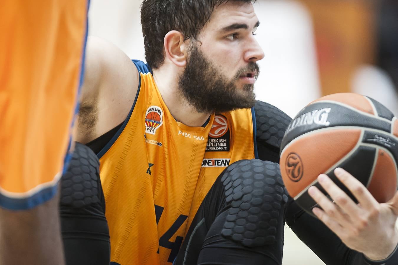 Brillante victoria del Valencia Basket ante el Neptunas (103-65)