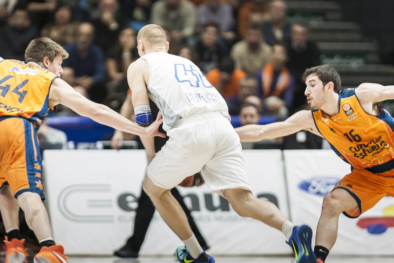 Brillante victoria del Valencia Basket ante el Neptunas (103-65)