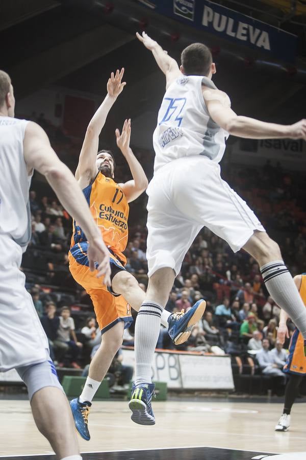 Brillante victoria del Valencia Basket ante el Neptunas (103-65)