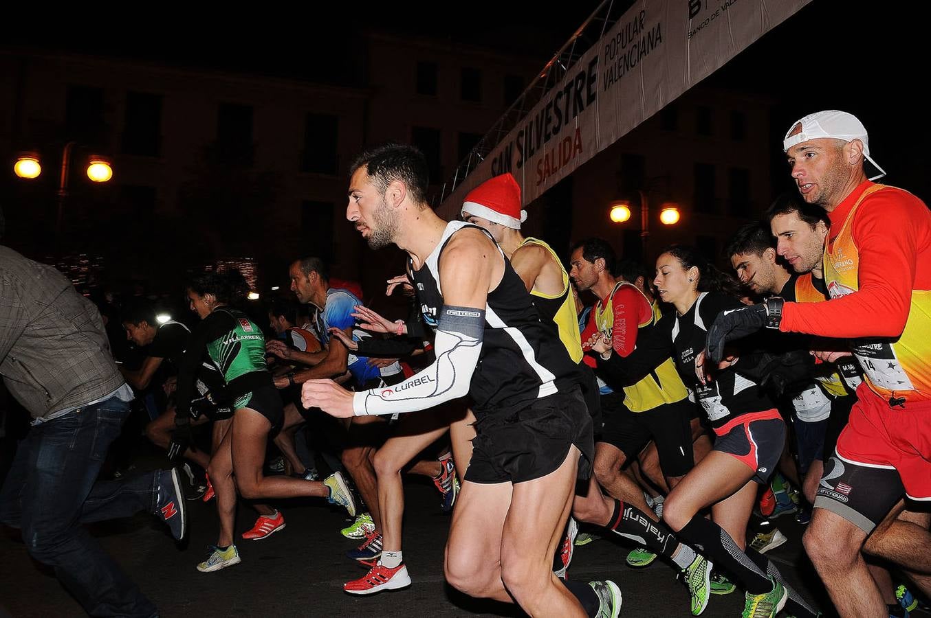 La San Silvestre reúne a 15.000 &#039;runners&#039; para despedir 2014 (II)