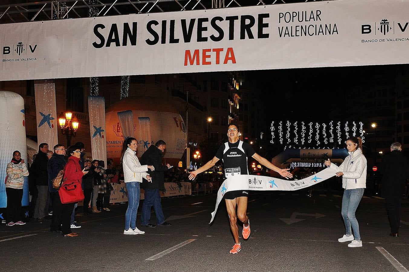 La San Silvestre reúne a 15.000 &#039;runners&#039; para despedir 2014 (II)