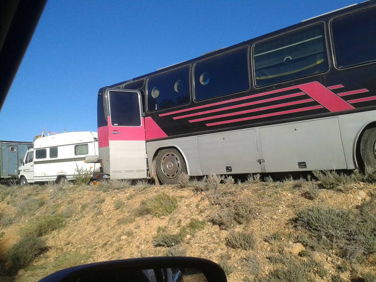 Una &#039;rave&#039; ocupa el aeródromo de Benagéber desde Nochevieja