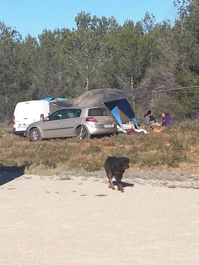 Una &#039;rave&#039; ocupa el aeródromo de Benagéber desde Nochevieja