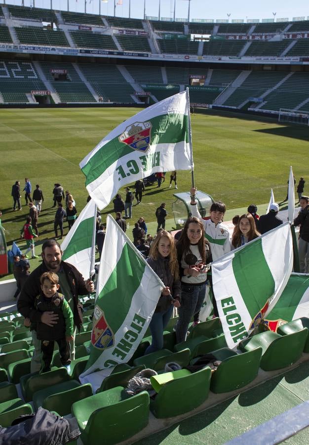 Las peñas del Elche animan al equipo