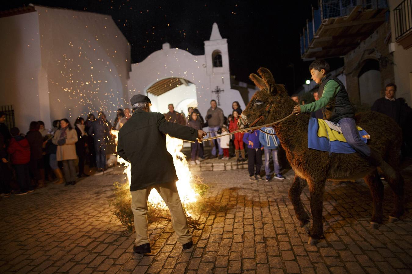 Noche de fuego en Ávila