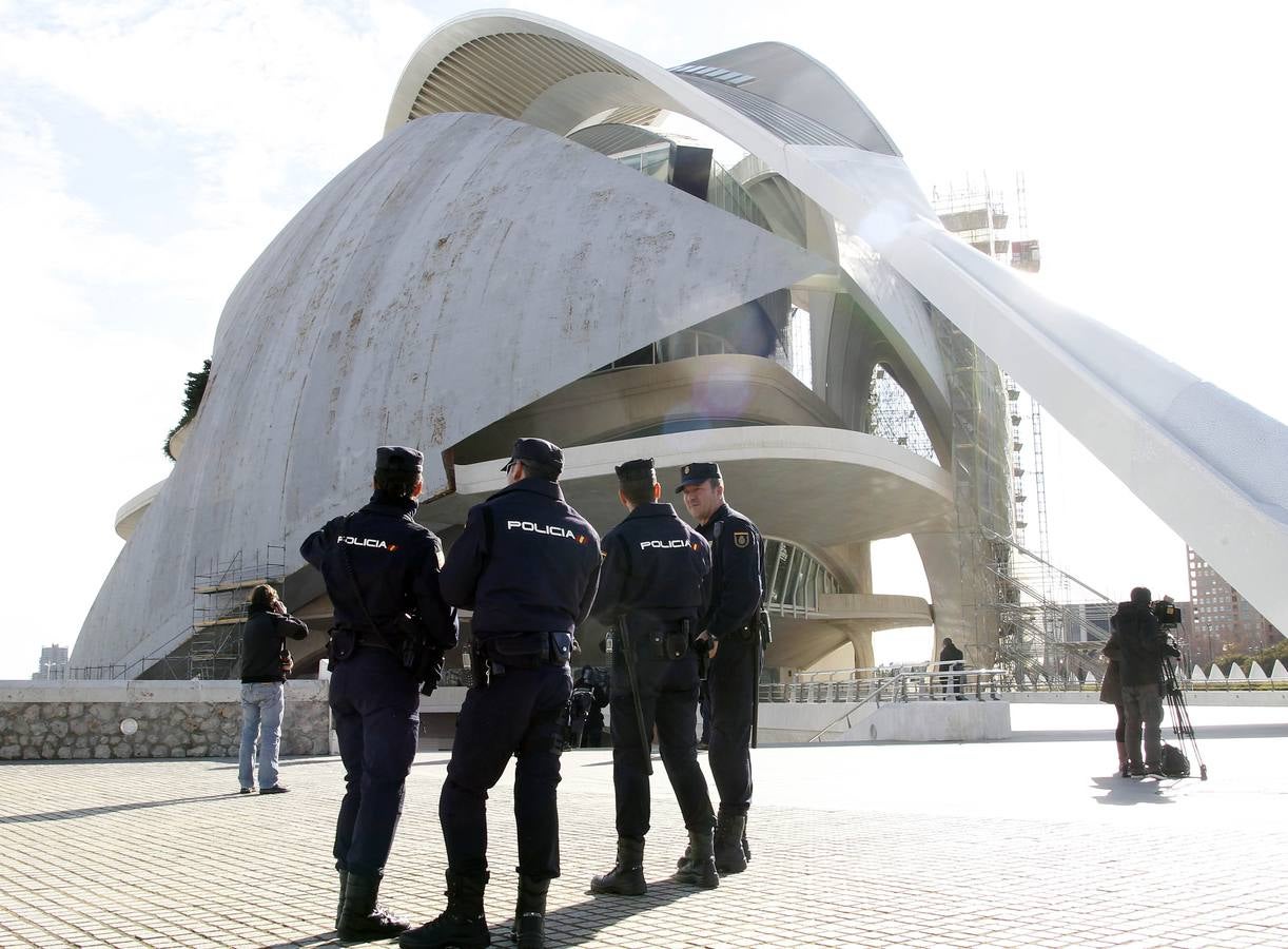 La policía en el Palau de les Arts