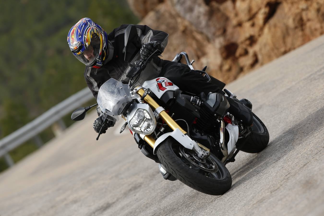 F800R y R1200R, las nuevas apuestas para los amantes de las grandes rutas.