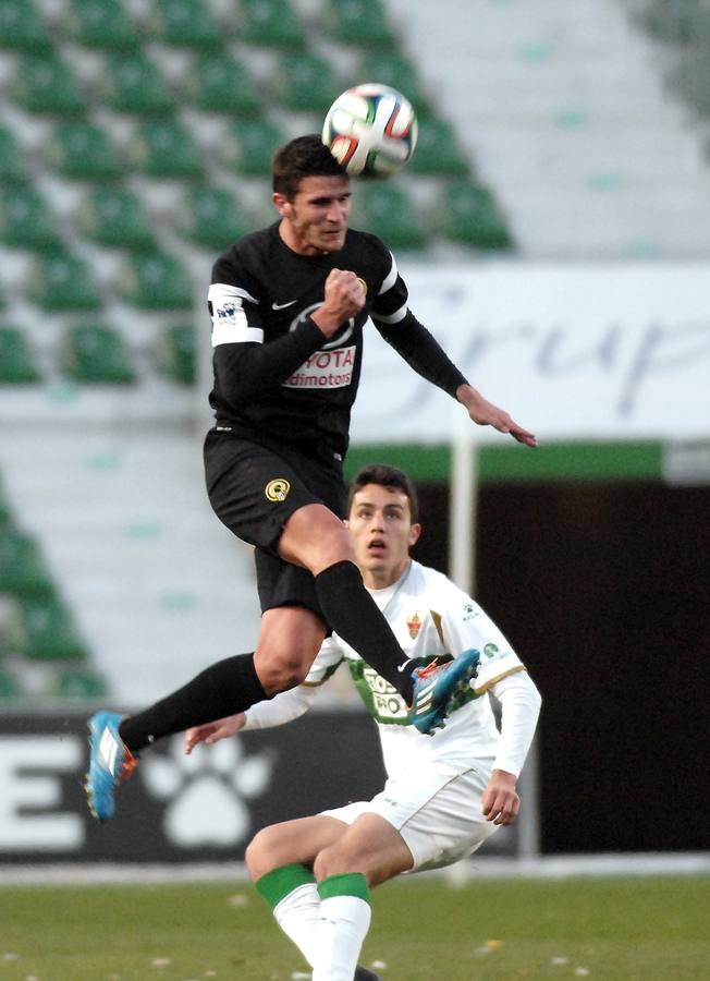 El Hércules gana el derbi alicantino