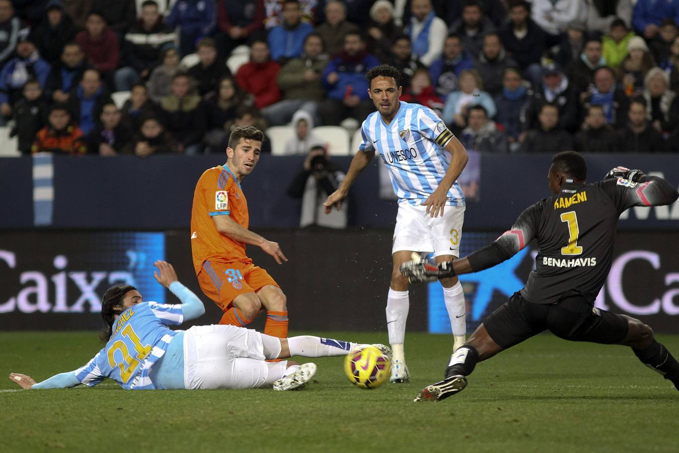 El Málaga - Valencia en imágenes