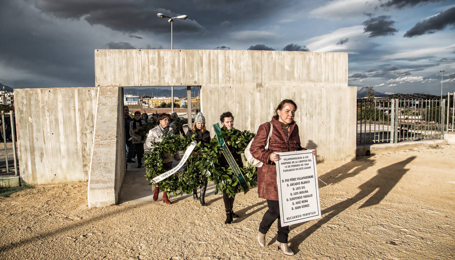 La procesión cívica de Villafranqueza recuerda a los Mártires de la Libertad