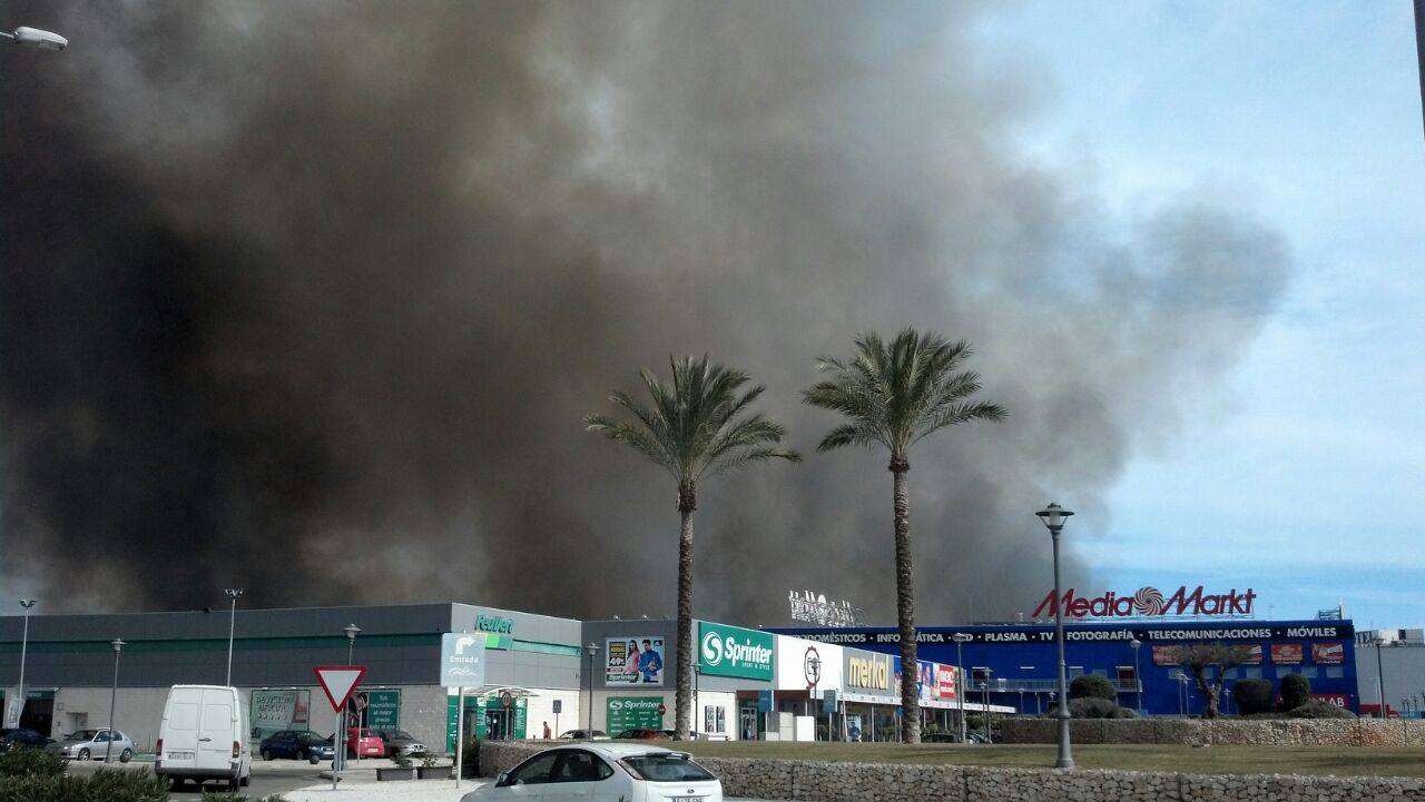 El incendio, desde Massalfassar. 