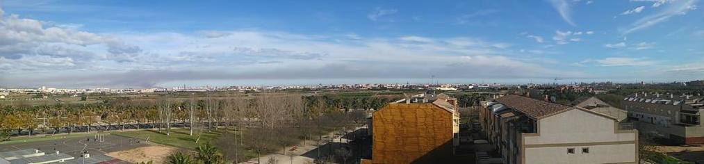 Fotos del incendio en Massalfassar, junto al centro comercial El Manar