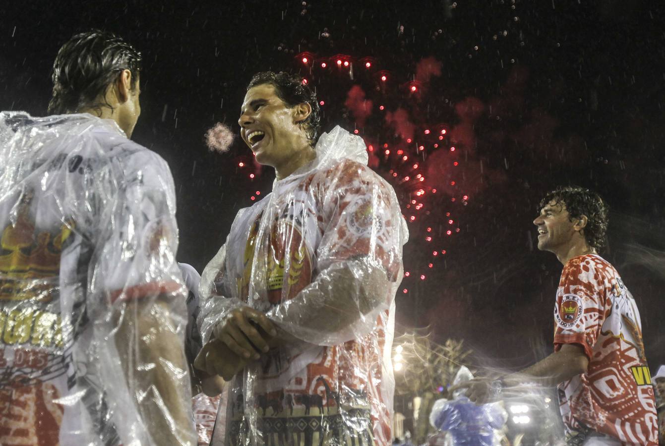 David Ferrer y Rafael Nadal desfilan en el Carnaval de Río de Janeiro