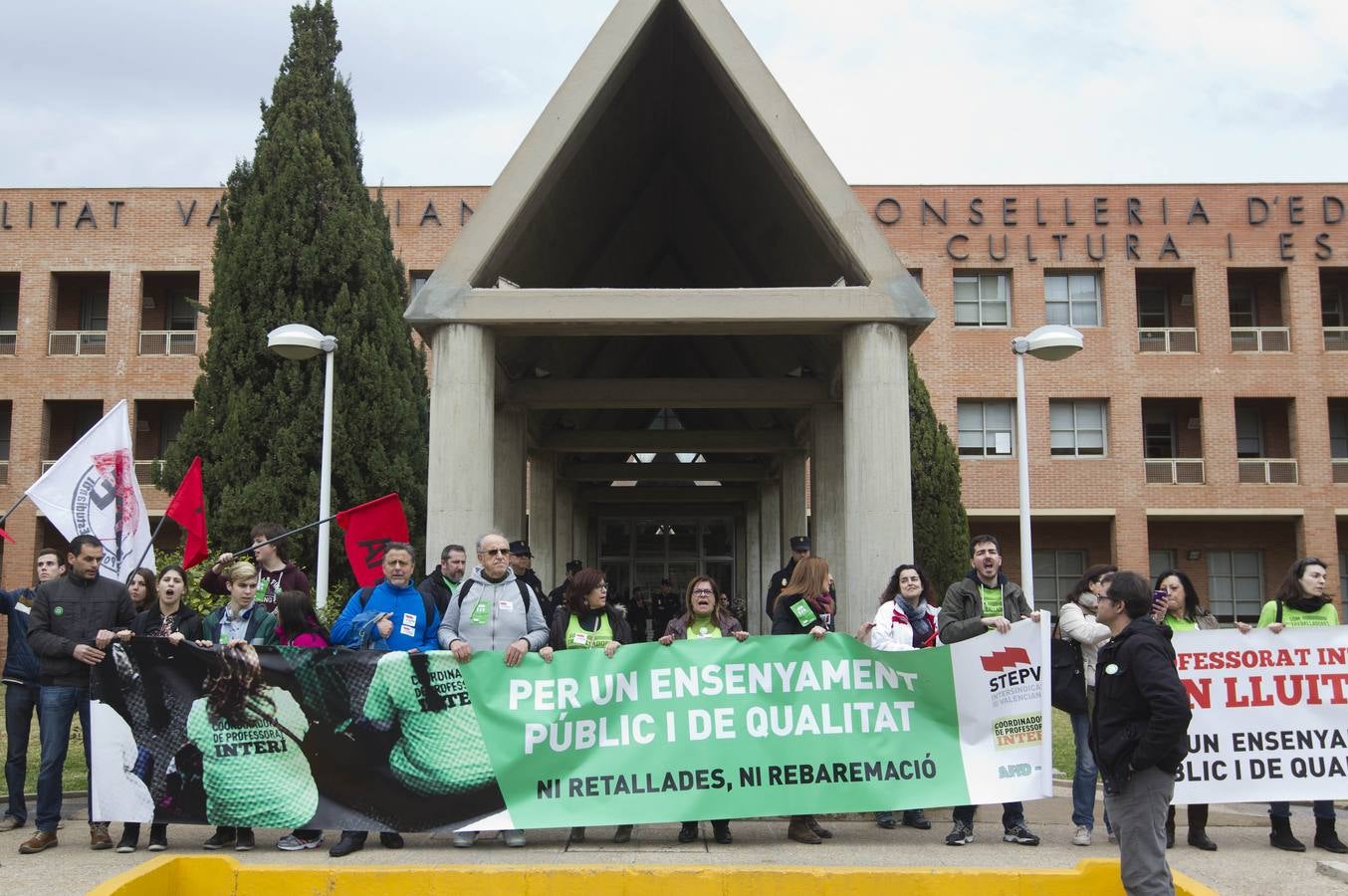 Huelga de taxis, interinos y estudiantes en Valencia